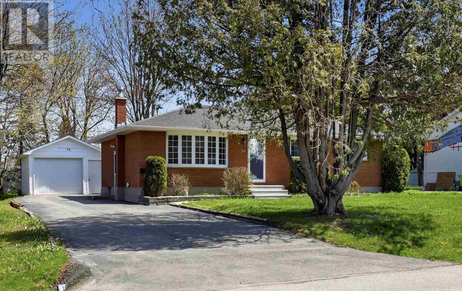 36 Southwood Dr, Sault Ste. Marie, Ontario P6B 4M1 - Photo 1 - SM261169