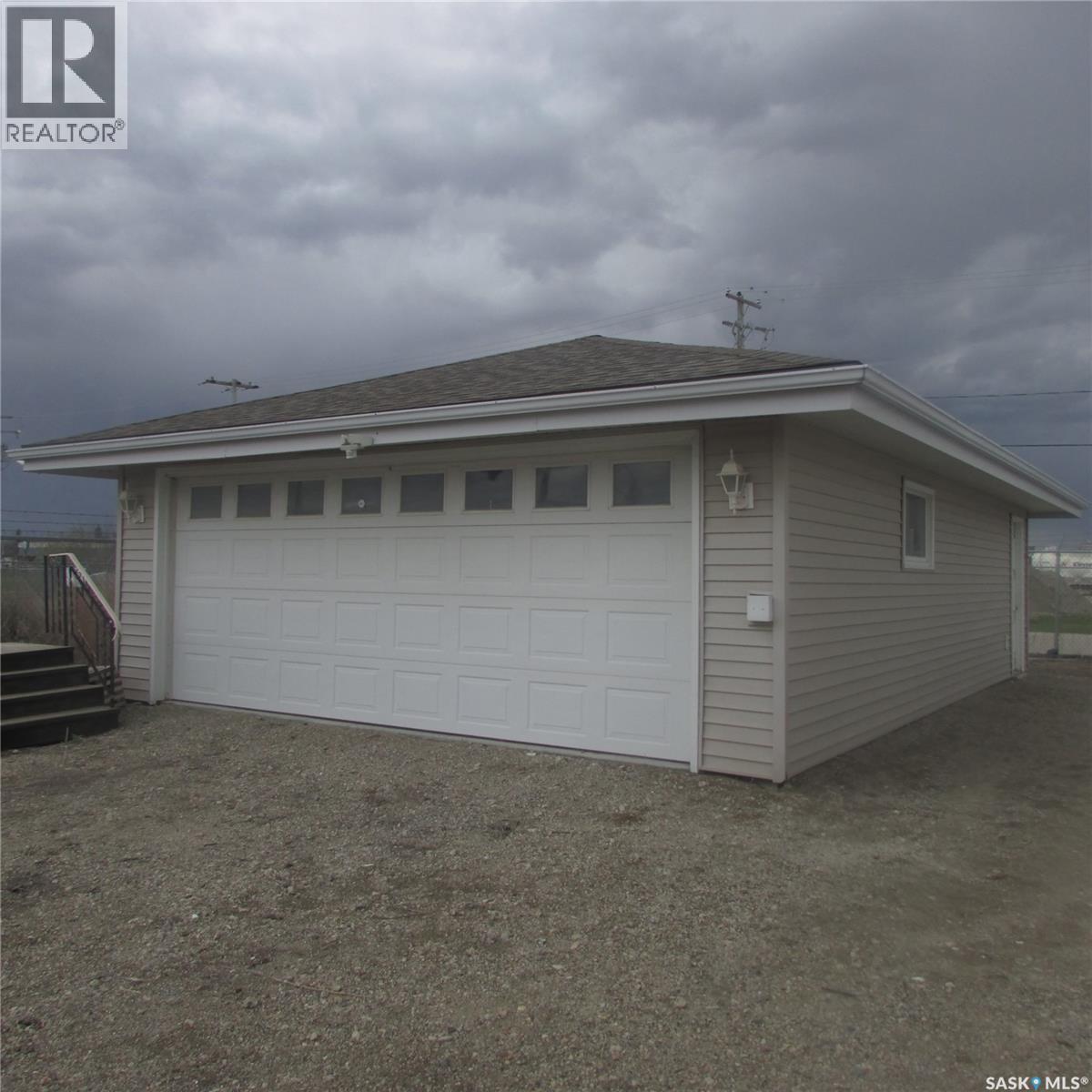 1841 Mcdonald Street, Regina, Saskatchewan  S4N 7A2 - Photo 7 - SK036030