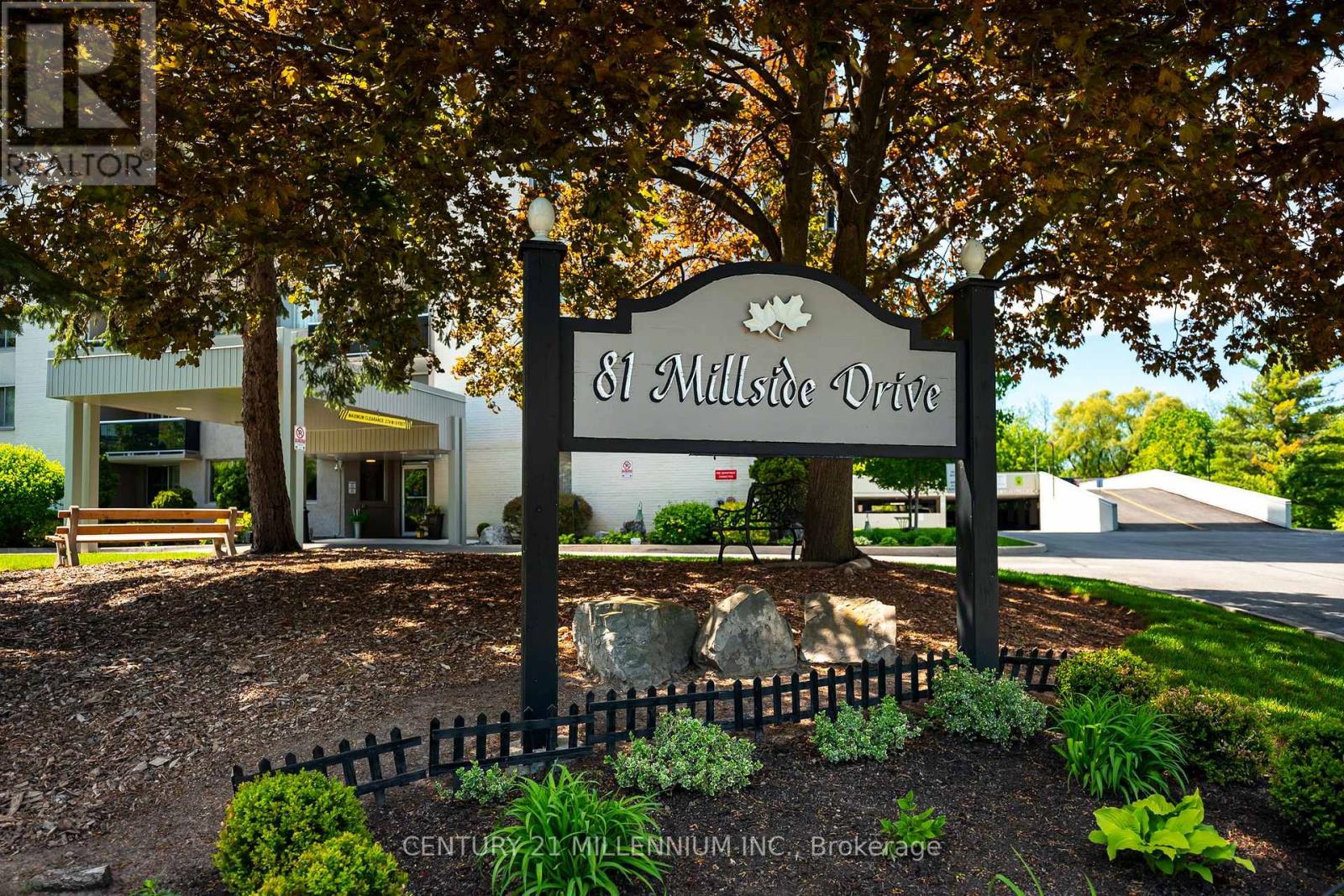 1005 - 81 Millside Drive, Milton, Ontario  L9T 3X4 - Photo 3 - W13171474