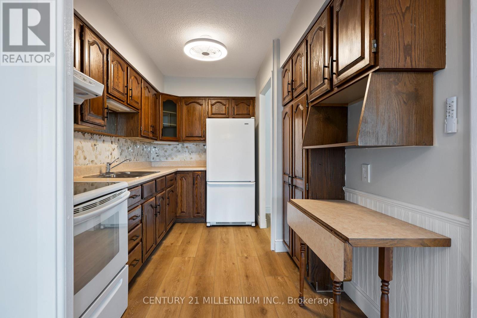 1005 - 81 Millside Drive, Milton, Ontario  L9T 3X4 - Photo 6 - W13171474