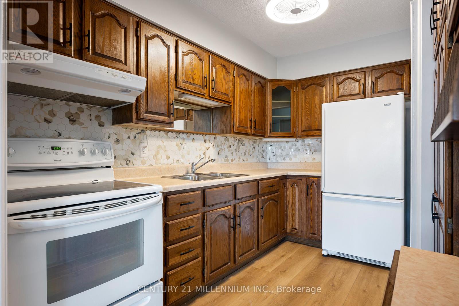 1005 - 81 Millside Drive, Milton, Ontario  L9T 3X4 - Photo 7 - W13171474