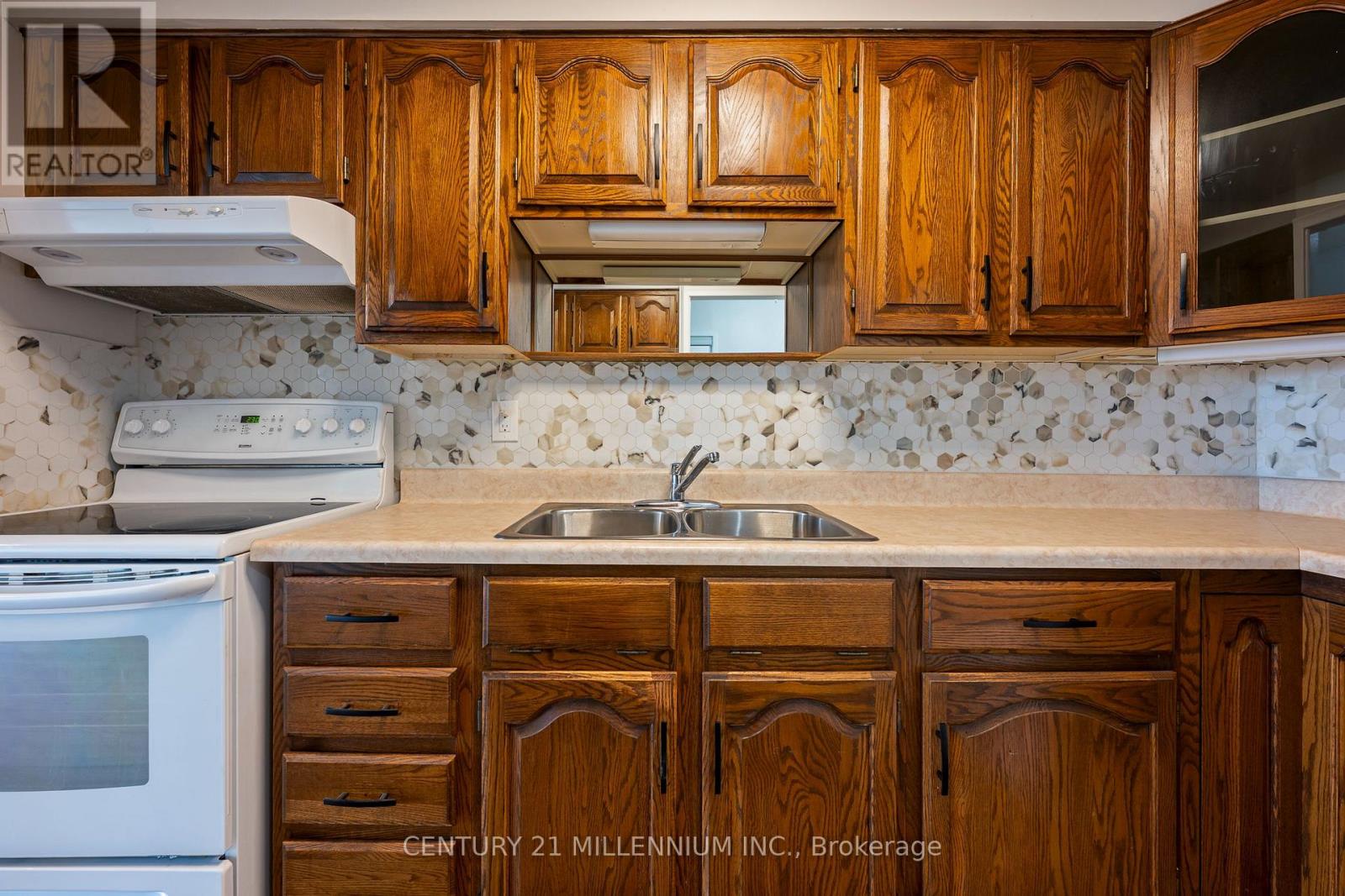 1005 - 81 Millside Drive, Milton, Ontario  L9T 3X4 - Photo 8 - W13171474