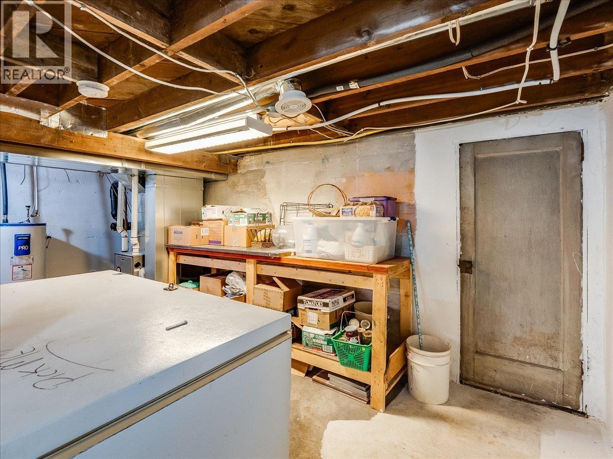 1767 Second Avenue, Trail, British Columbia  V1R 1M6 - Photo 34 - 10380105