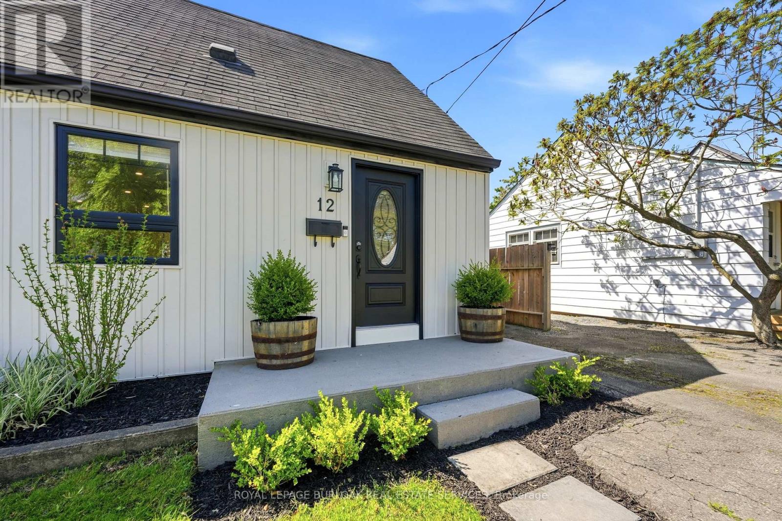 12 BEVERLY STREET, St. Catharines, Ontario