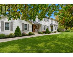 1 MEANDER CLOSE, Hamilton, Ontario
