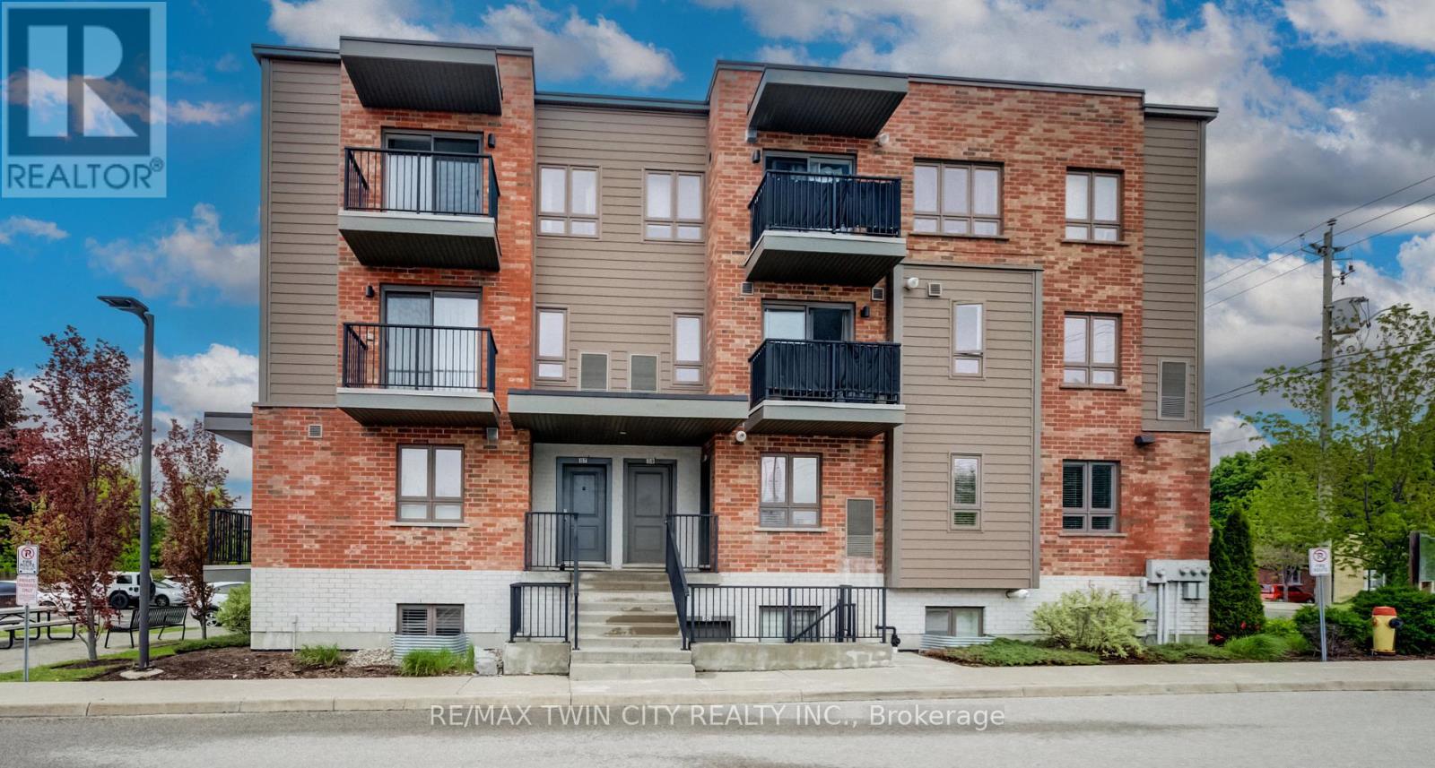 #b7 - 361 Lancaster Street W, Kitchener, Ontario  N2H 0C1 - Photo 2 - X13171456