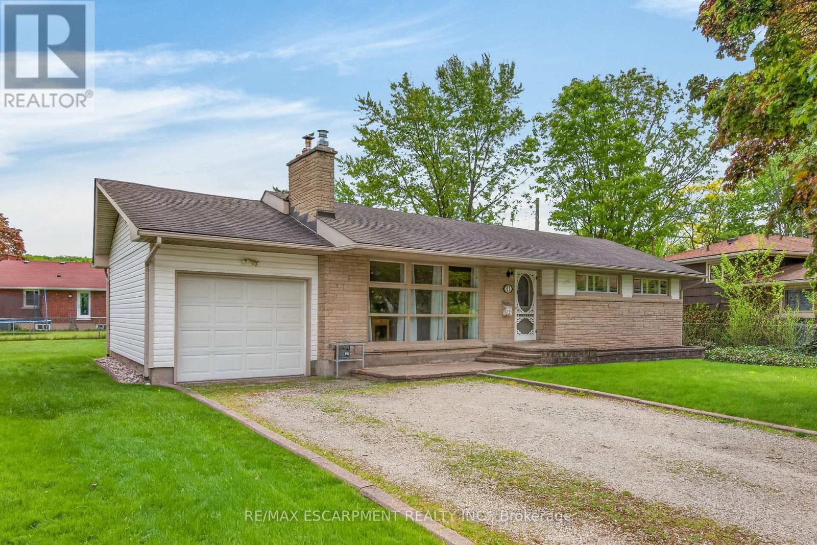 31 LARCHWOOD DRIVE, St. Catharines, Ontario