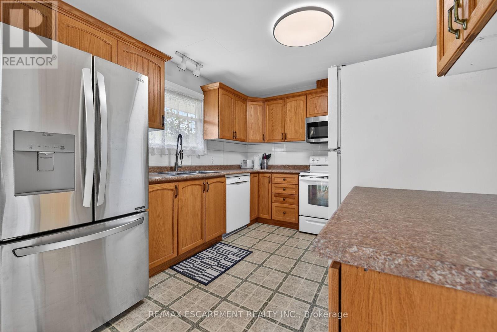 31 Larchwood Drive, St. Catharines, Ontario  L2T 2H4 - Photo 16 - X13171488