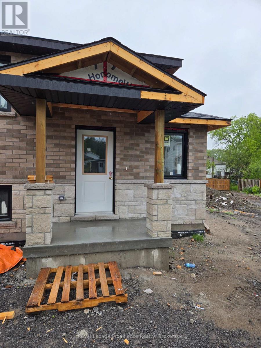 LOWER - 90 LYWOOD STREET, Belleville, Ontario