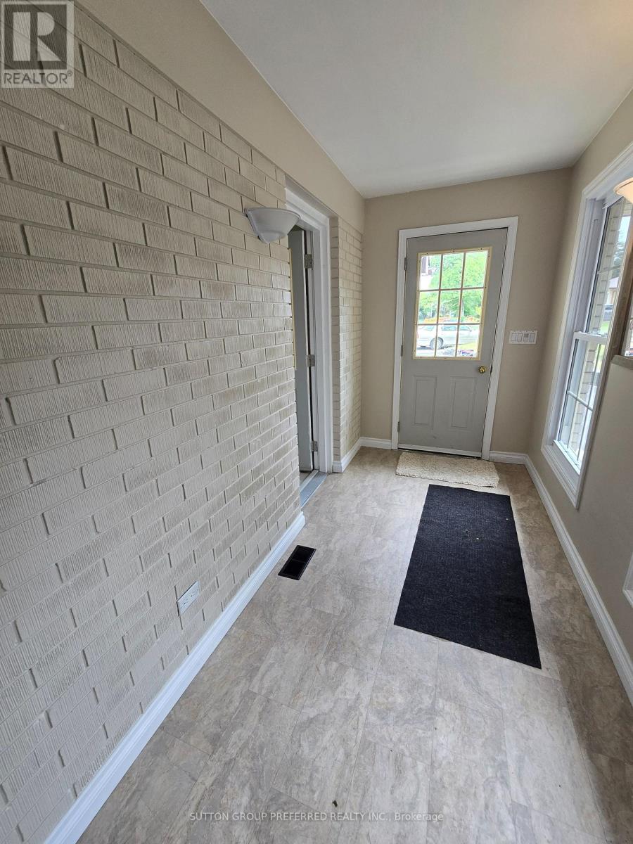 17 Agincourt Place, London South (South T), Ontario  N5Z 4E8 - Photo 2 - X13171748