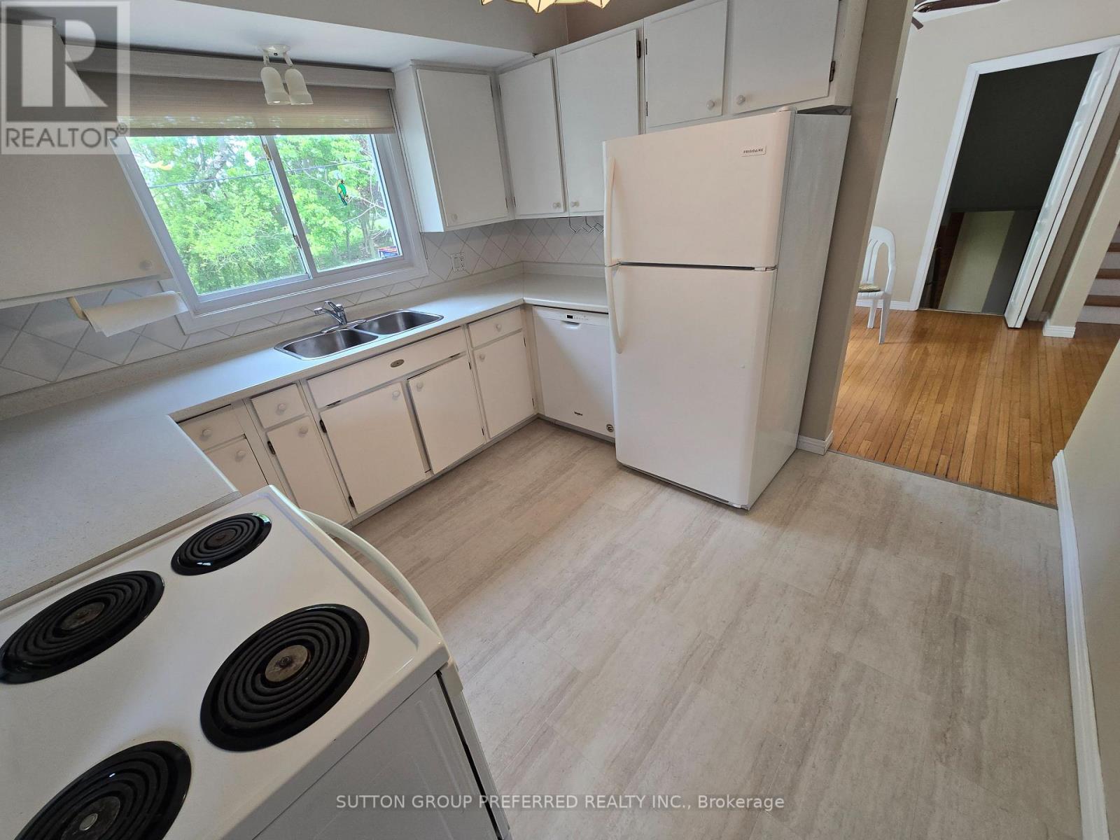 17 Agincourt Place, London South (South T), Ontario  N5Z 4E8 - Photo 3 - X13171748