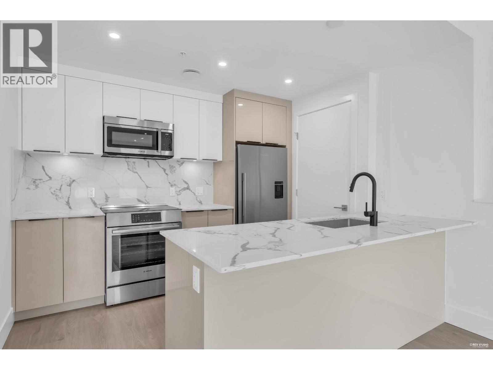 315 2250 E 1ST AVENUE, Vancouver, British Columbia
