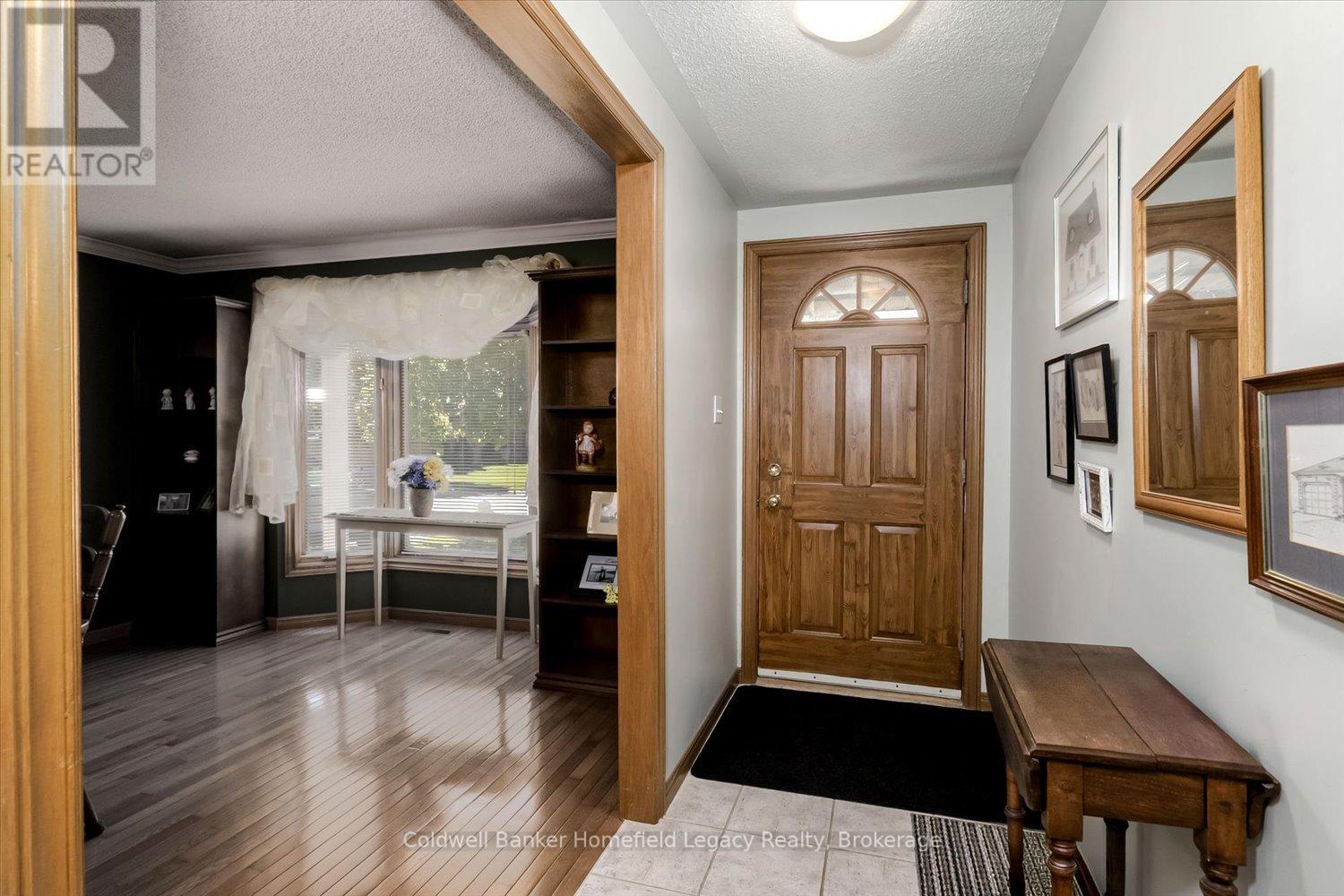 19 Meadowridge Drive, St. Marys, Ontario  N4X 1B7 - Photo 4 - X13171552