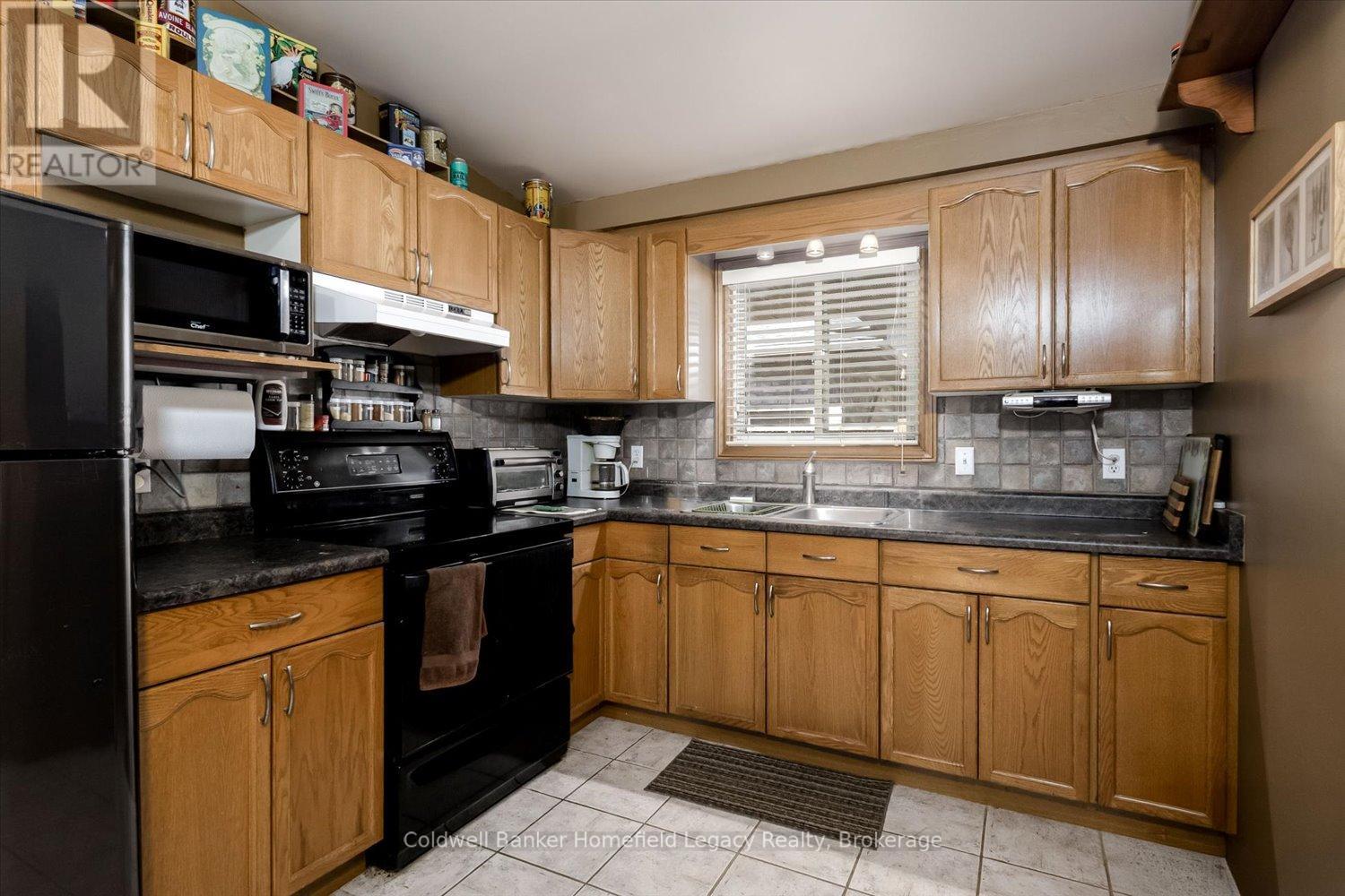 19 Meadowridge Drive, St. Marys, Ontario  N4X 1B7 - Photo 5 - X13171552