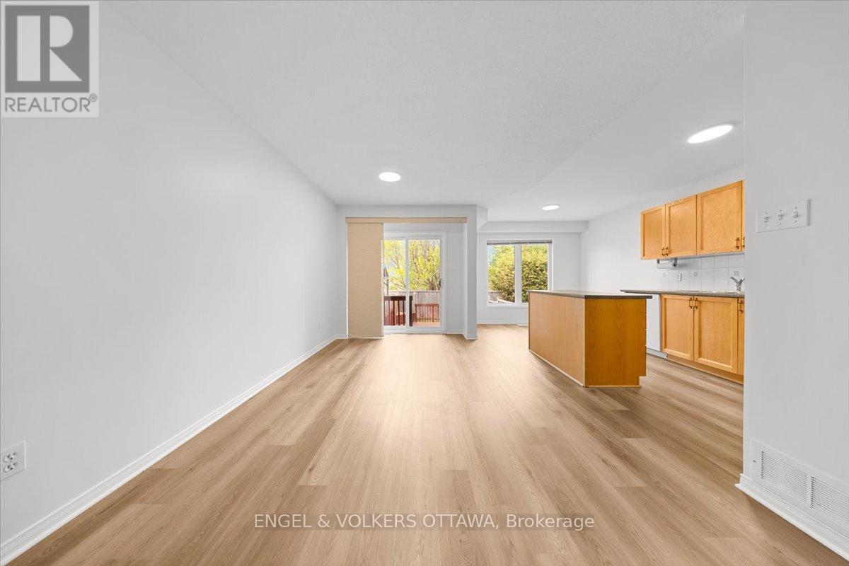 348 Hillsboro Private, Ottawa, Ontario K2M 3B1 - Photo 10 - X13171648