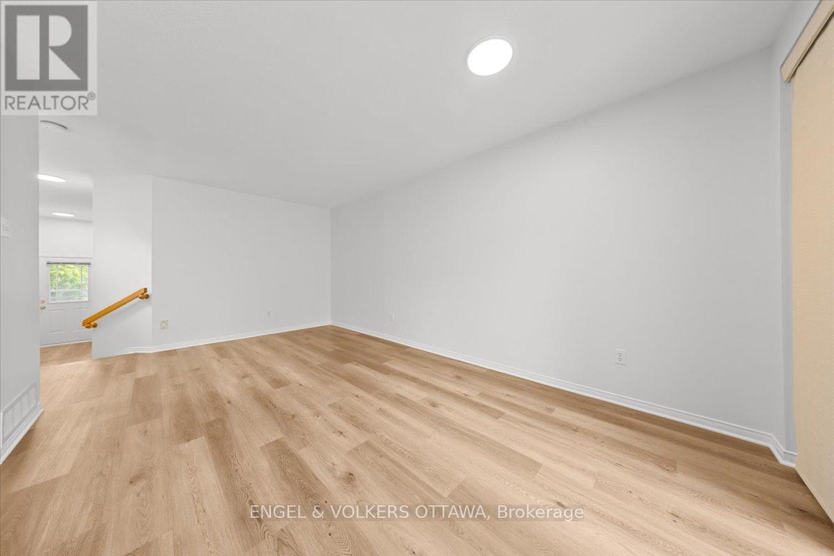 348 Hillsboro Private, Ottawa, Ontario K2M 3B1 - Photo 11 - X13171648
