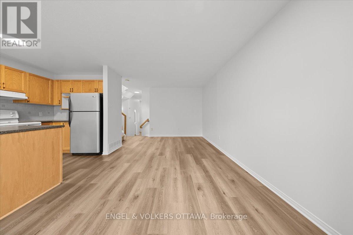 348 Hillsboro Private, Ottawa, Ontario K2M 3B1 - Photo 12 - X13171648