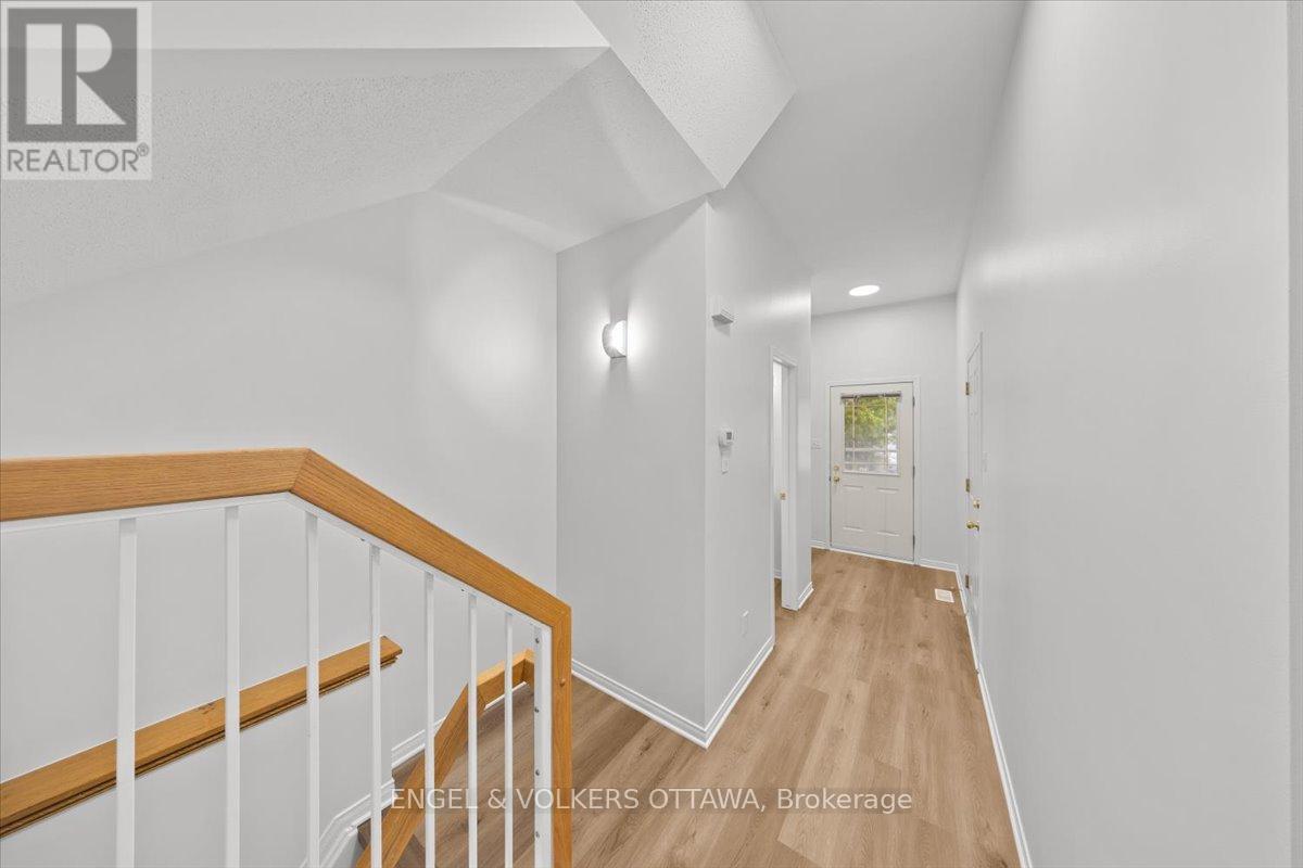 348 Hillsboro Private, Ottawa, Ontario K2M 3B1 - Photo 5 - X13171648