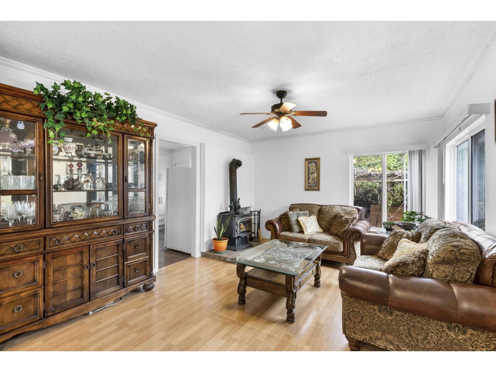 7566 Dunsmuir Street, Mission, British Columbia  V2V 4B4 - Photo 4 - R3127626