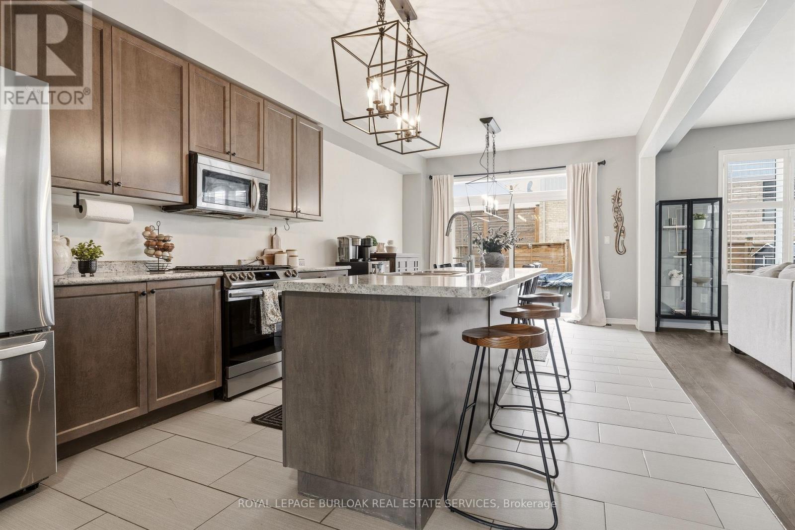 105 Larry Crescent, Haldimand, Ontario  N3W 0B2 - Photo 6 - X12967044