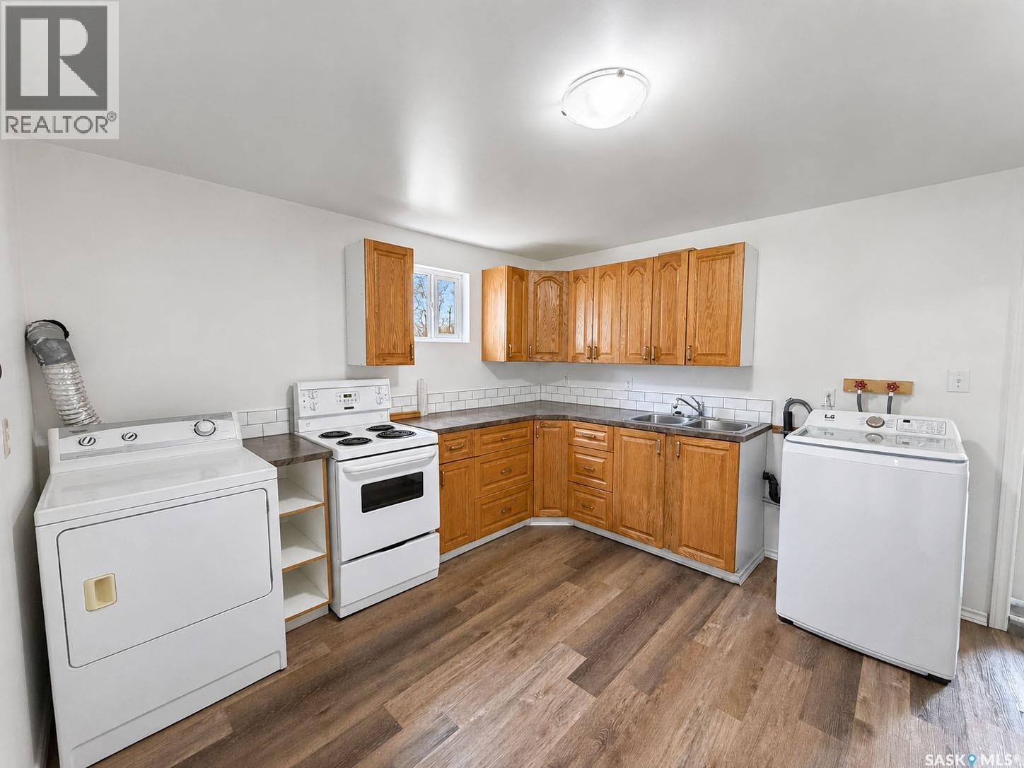 1338 18th Street W, Prince Albert, Saskatchewan  S6V 4B9 - Photo 3 - SK036999