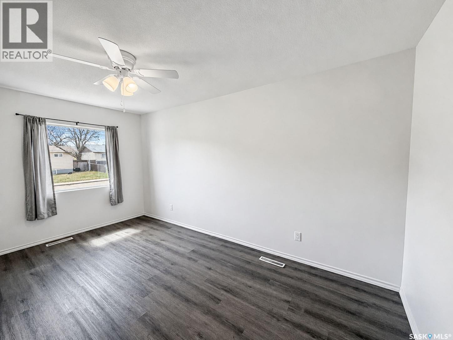 1338 18th Street W, Prince Albert, Saskatchewan  S6V 4B9 - Photo 5 - SK036999