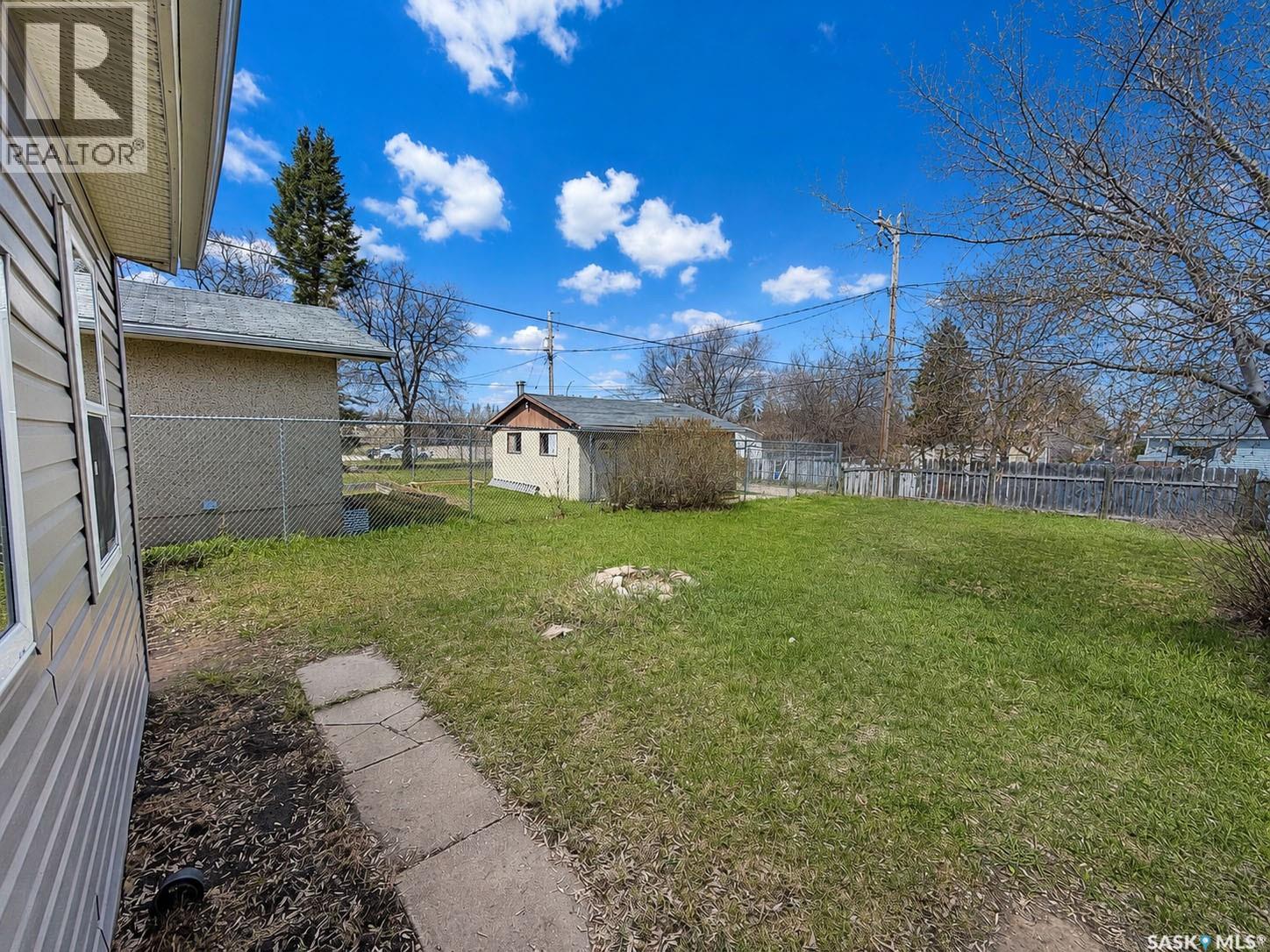 1338 18th Street W, Prince Albert, Saskatchewan  S6V 4B9 - Photo 9 - SK036999