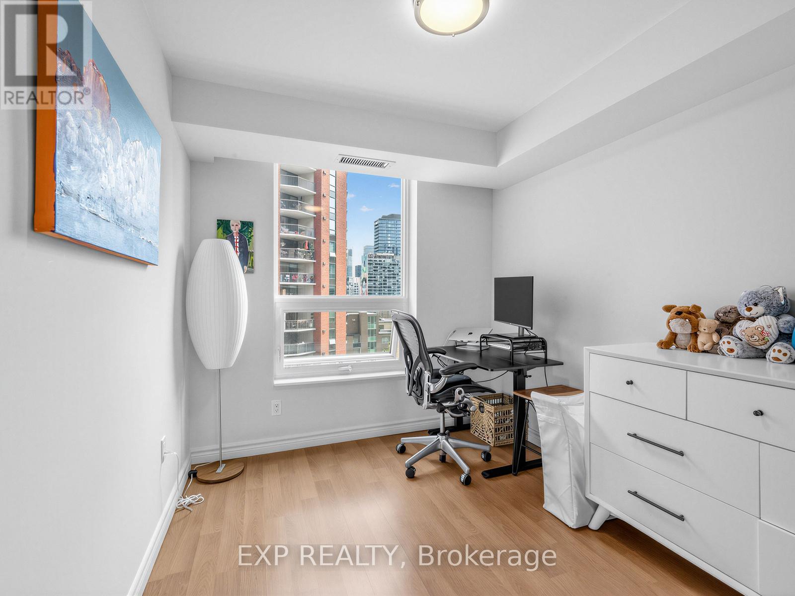 1127 - 77 Maitland Place, Toronto, Ontario  M4Y 2V6 - Photo 12 - C13171574