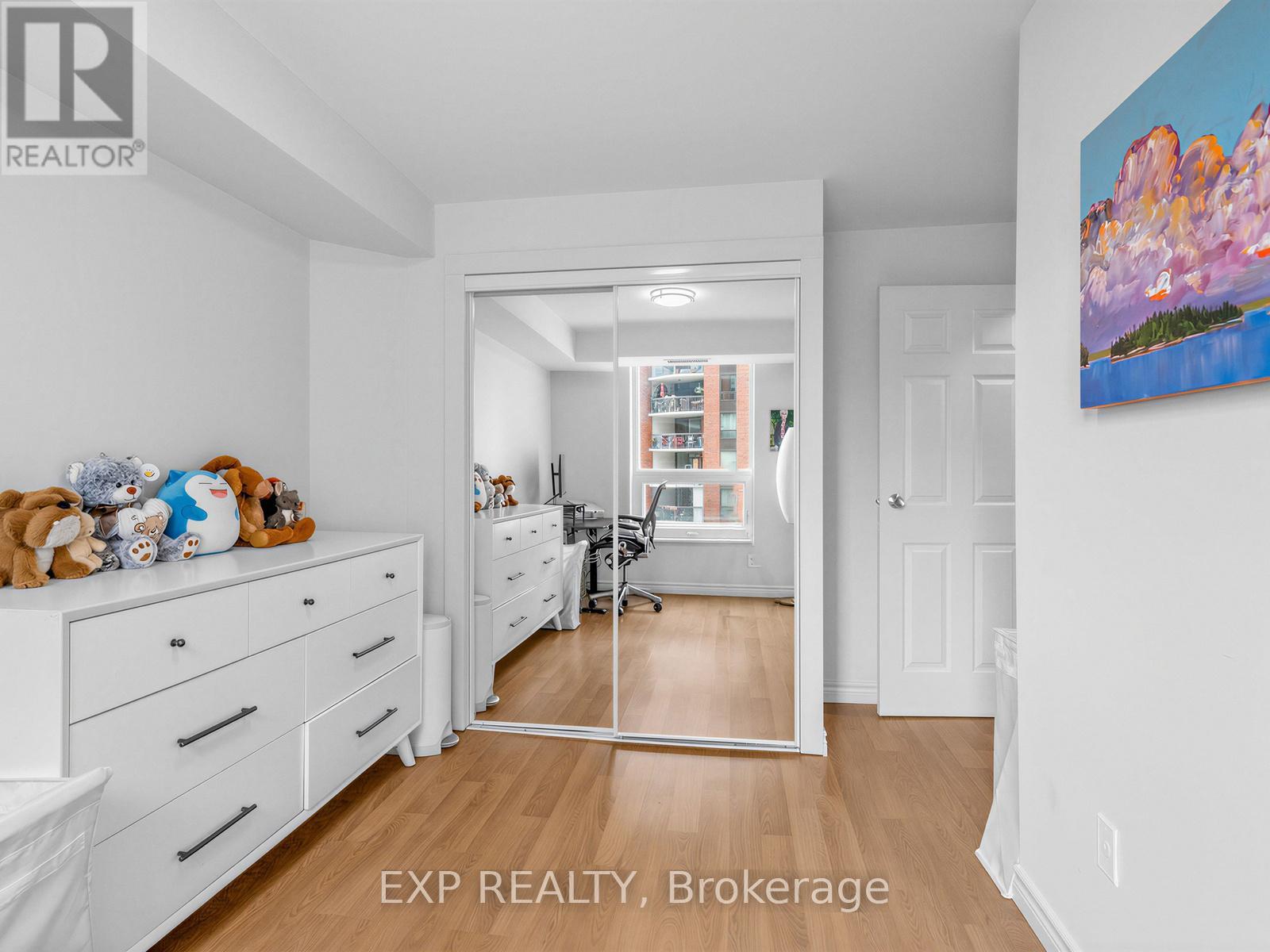 1127 - 77 Maitland Place, Toronto, Ontario  M4Y 2V6 - Photo 13 - C13171574