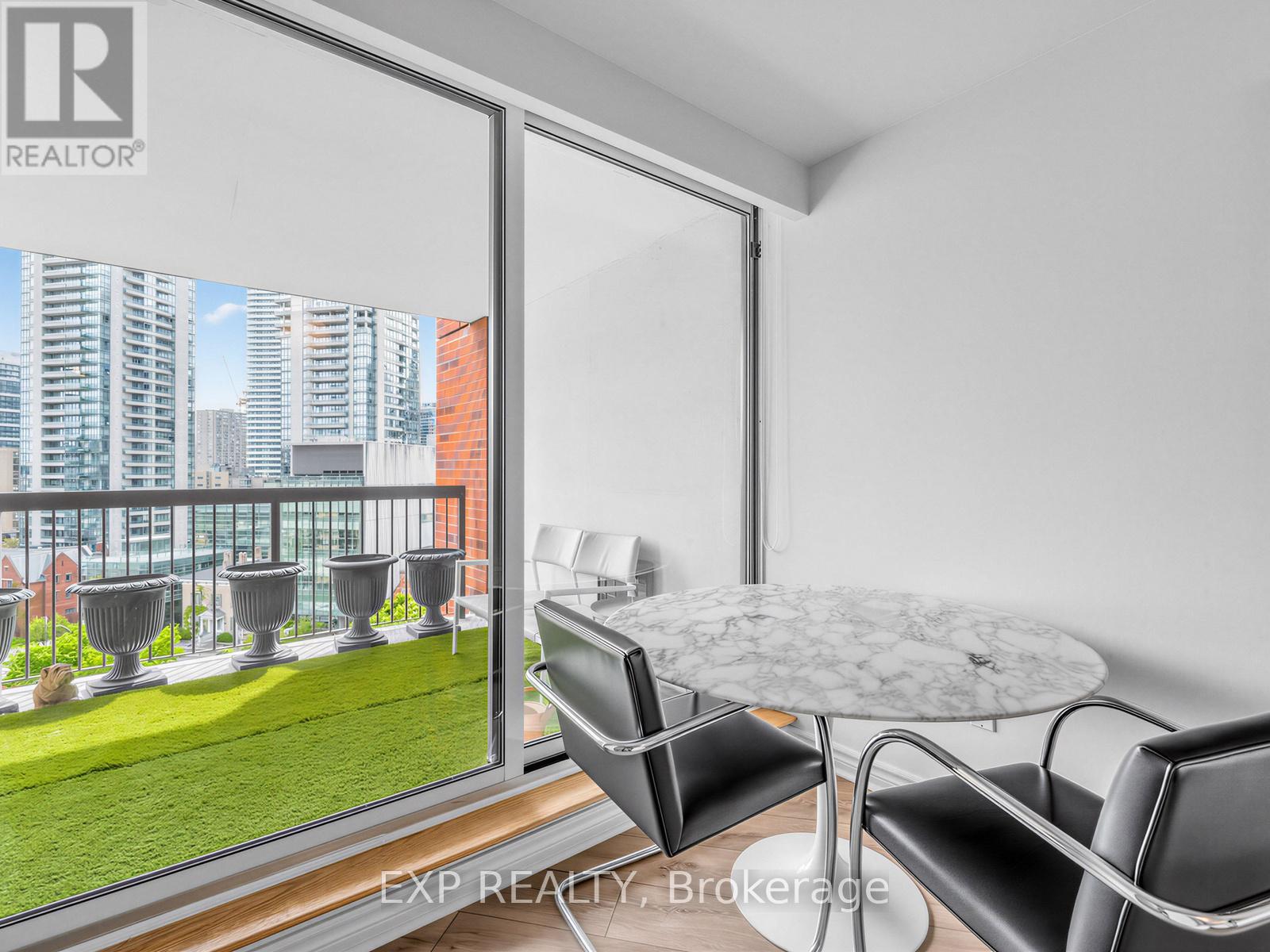 1127 - 77 Maitland Place, Toronto, Ontario  M4Y 2V6 - Photo 19 - C13171574