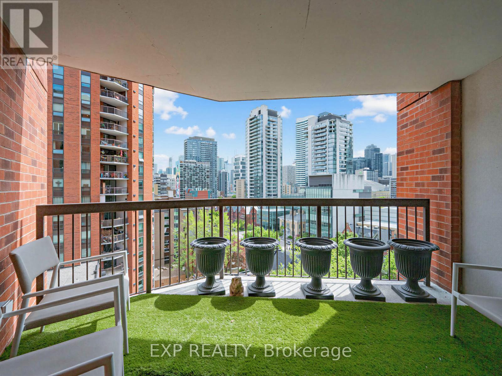 1127 - 77 Maitland Place, Toronto, Ontario  M4Y 2V6 - Photo 20 - C13171574