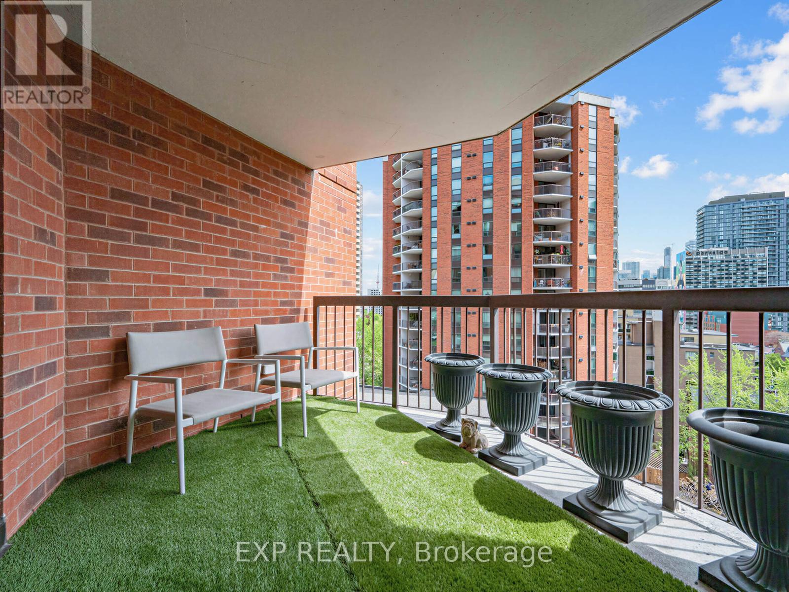 1127 - 77 Maitland Place, Toronto, Ontario  M4Y 2V6 - Photo 21 - C13171574