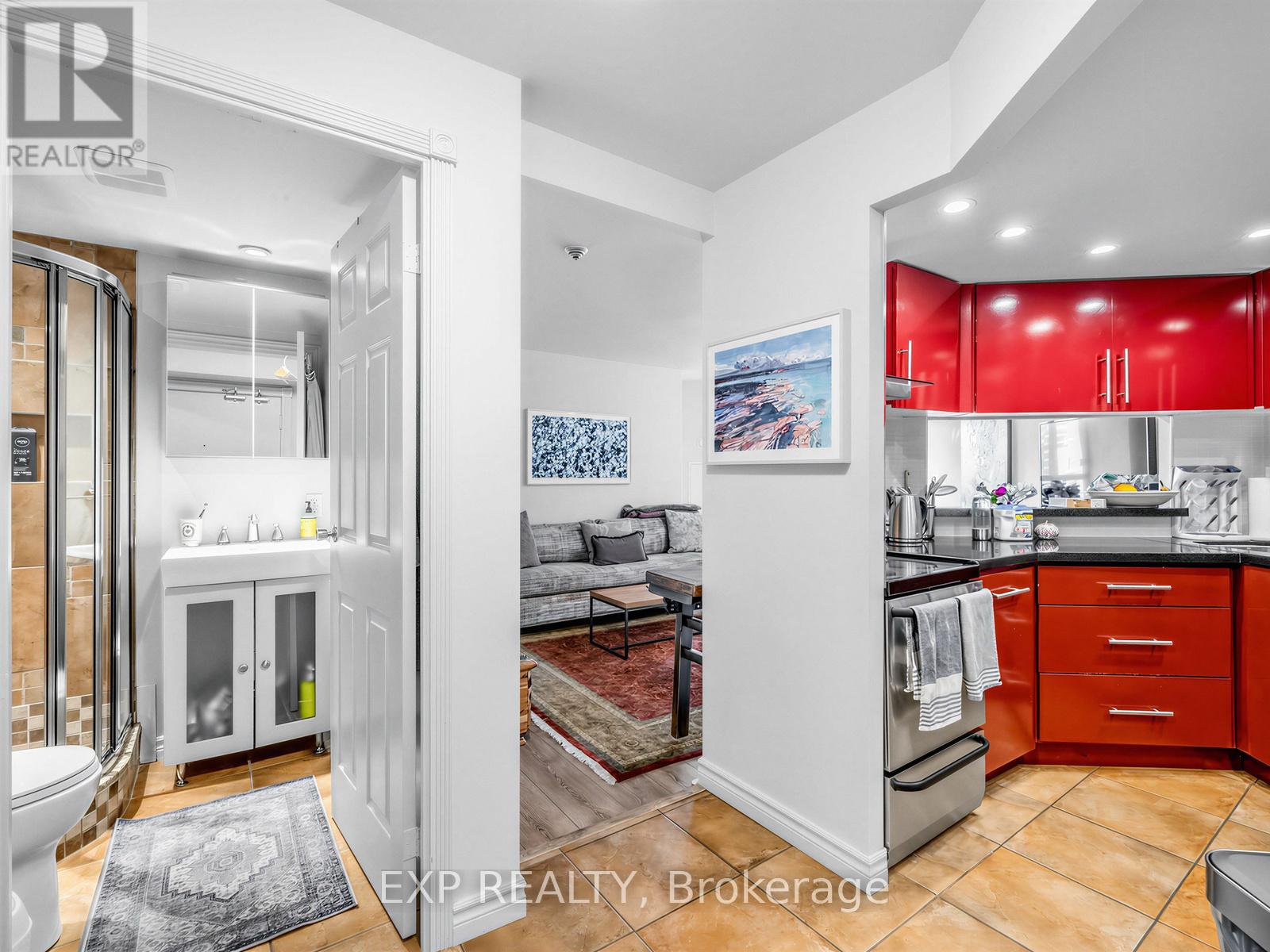 1127 - 77 Maitland Place, Toronto, Ontario  M4Y 2V6 - Photo 3 - C13171574
