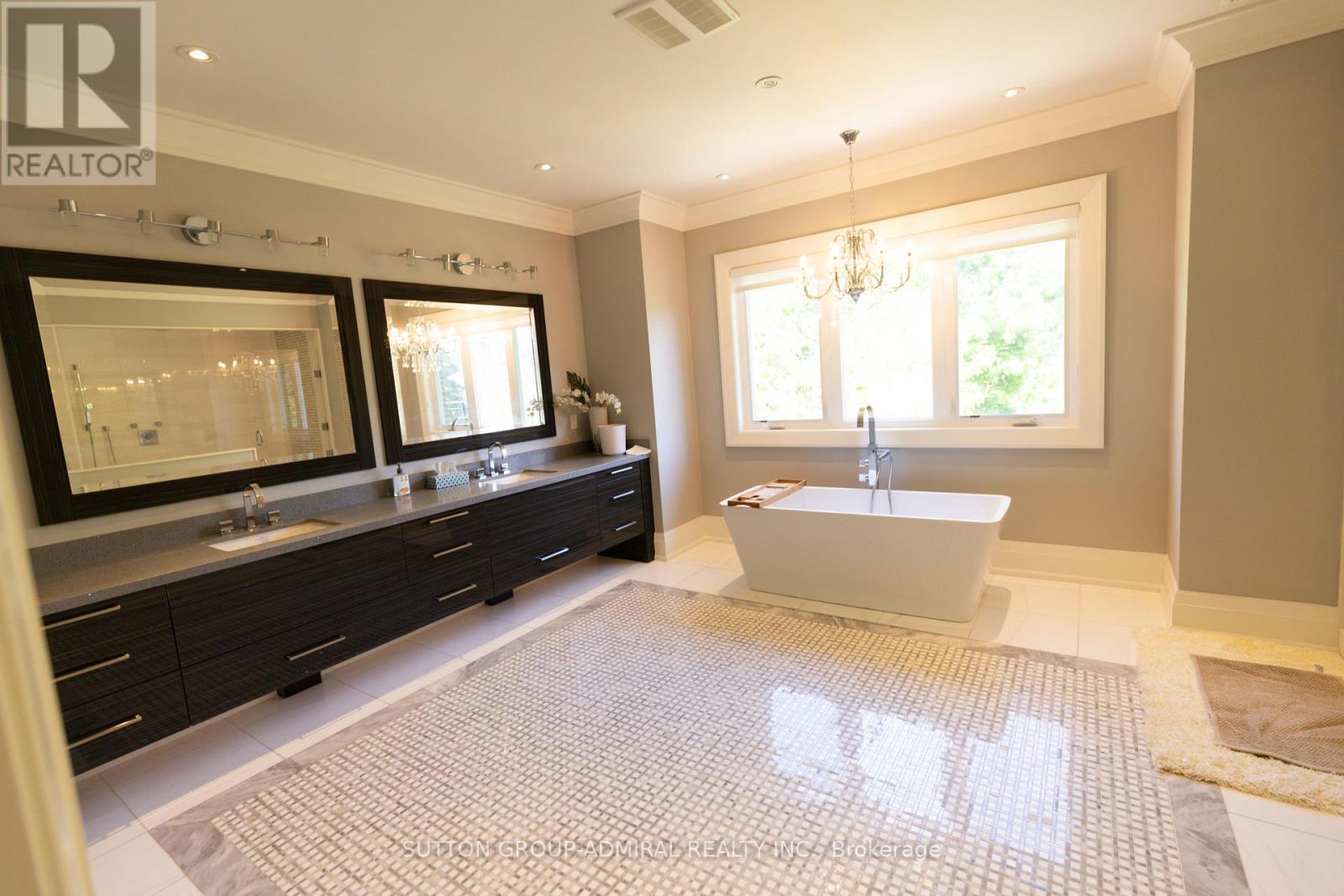 24 Wedgewood Drive, Toronto, Ontario  M2M 2H3 - Photo 12 - C13171642