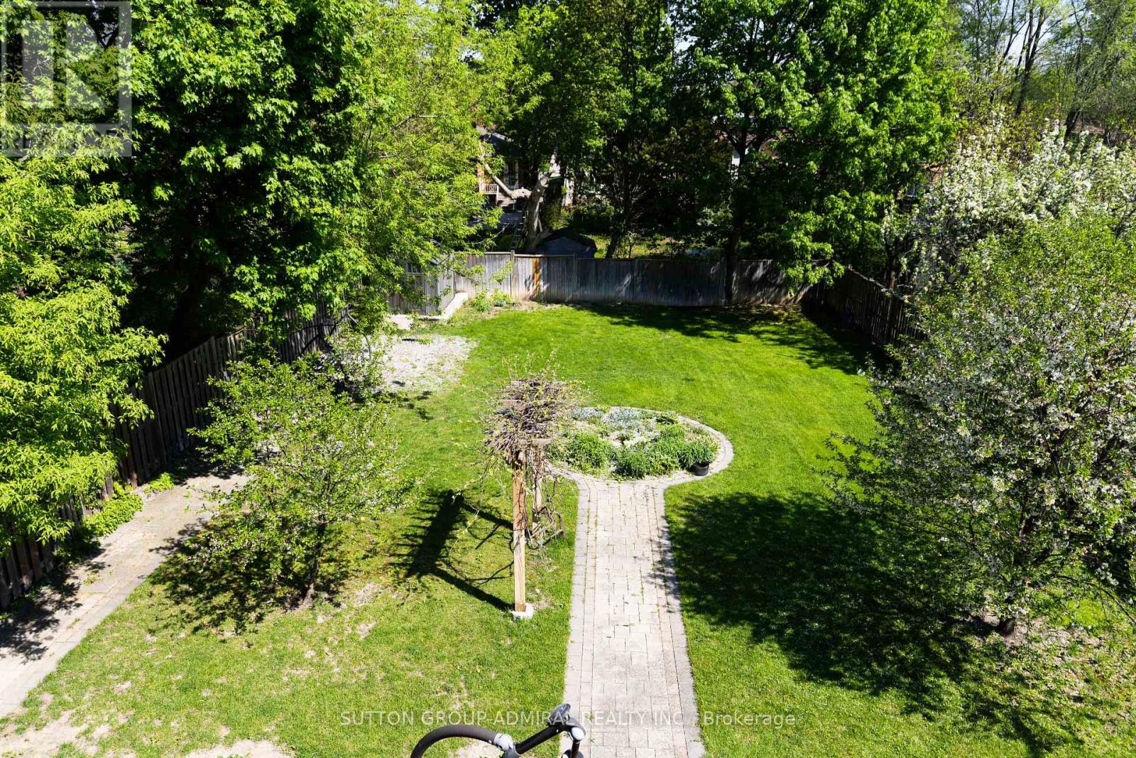 24 Wedgewood Drive, Toronto, Ontario  M2M 2H3 - Photo 13 - C13171642