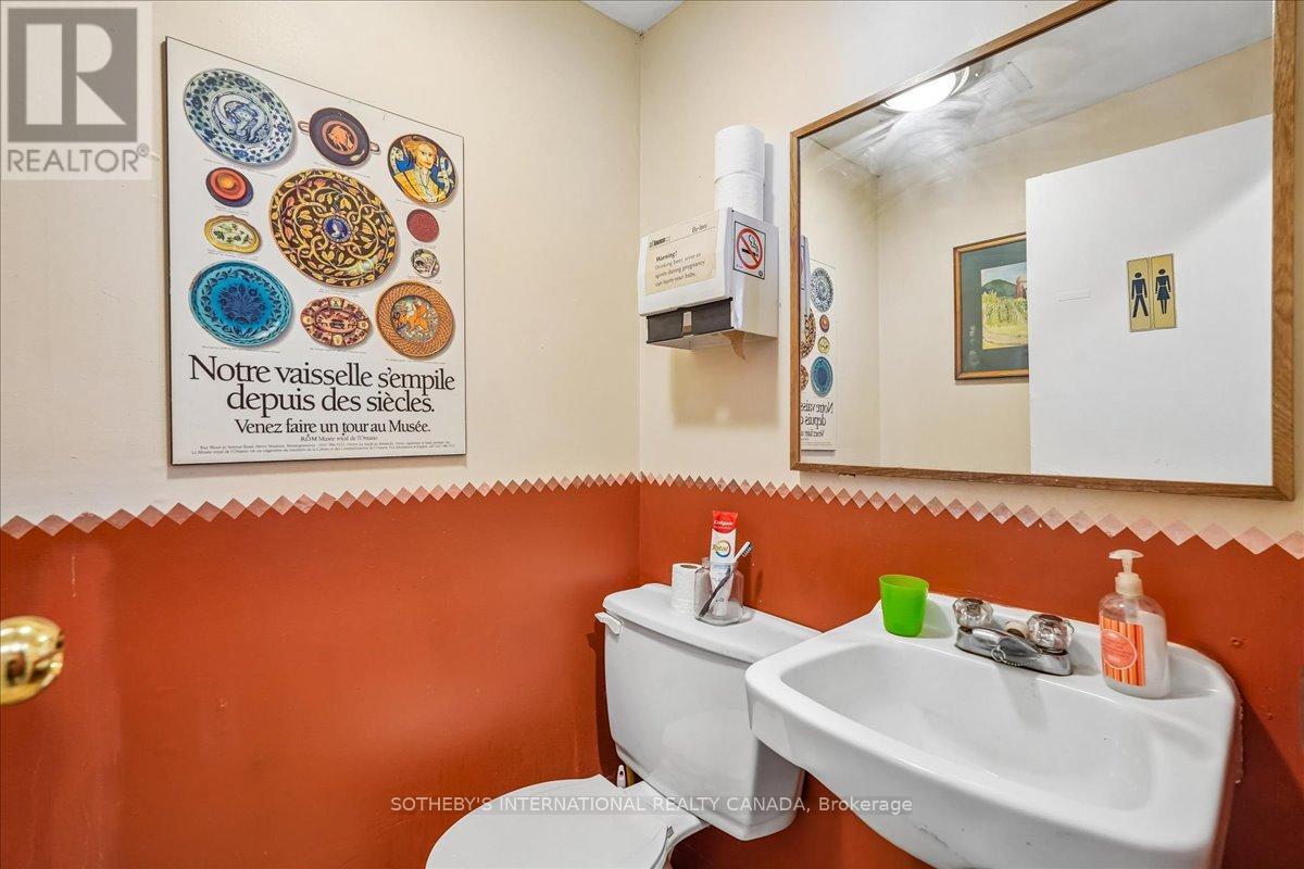 161 Winchester Street, Toronto, Ontario  M4X 1B5 - Photo 11 - C13171750