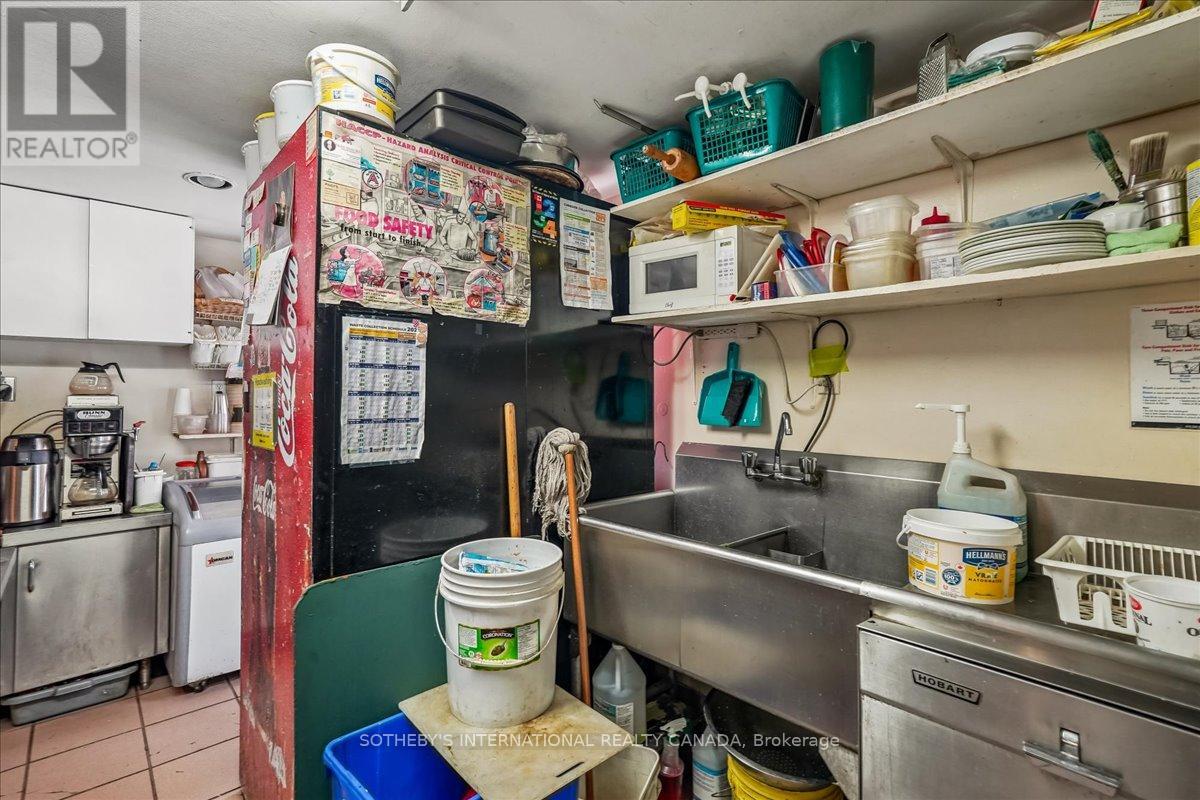 161 Winchester Street, Toronto, Ontario  M4X 1B5 - Photo 14 - C13171750