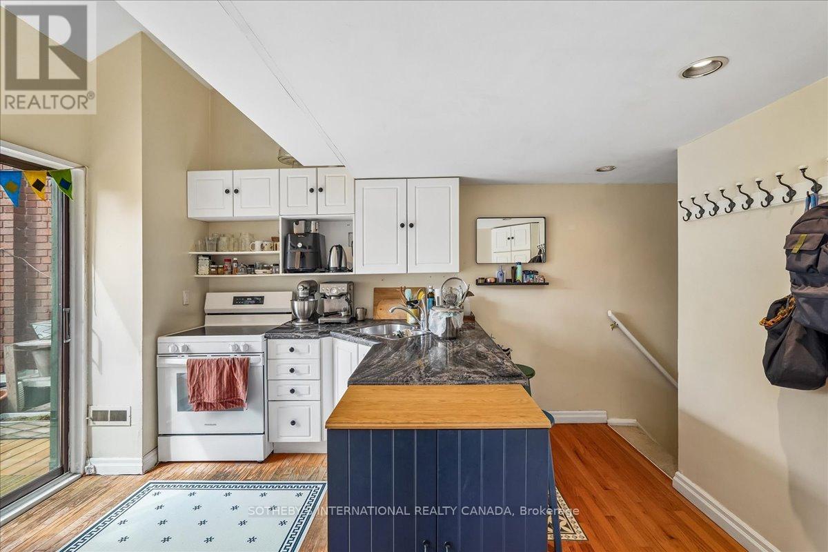 161 Winchester Street, Toronto, Ontario  M4X 1B5 - Photo 17 - C13171750