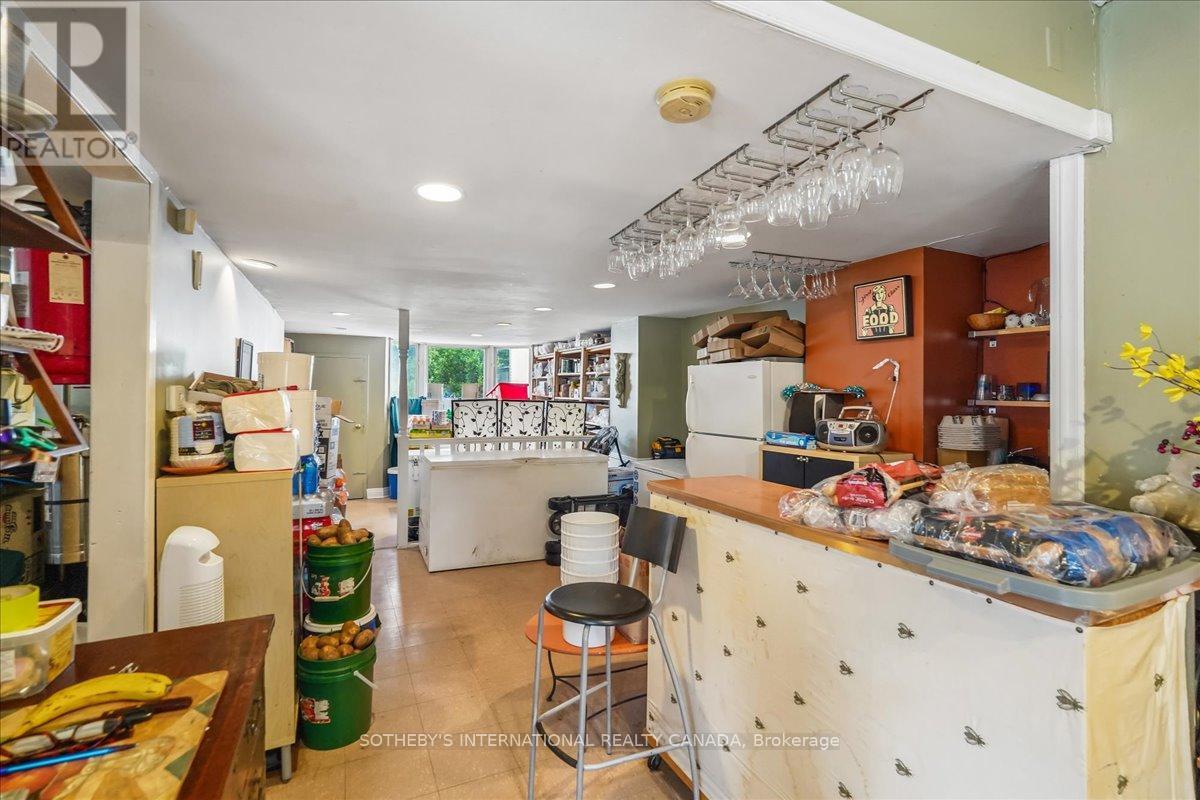 161 Winchester Street, Toronto, Ontario  M4X 1B5 - Photo 8 - C13171750