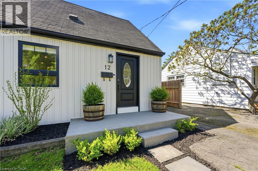12 Beverly Street, St. Catharines, Ontario  L2P 2K1 - Photo 2 - 40831069