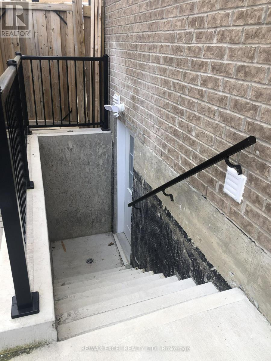 Bsmt # 2 - 13 Kilmarnock Crescent, Whitby, Ontario  L1P 0E8 - Photo 3 - E13171566