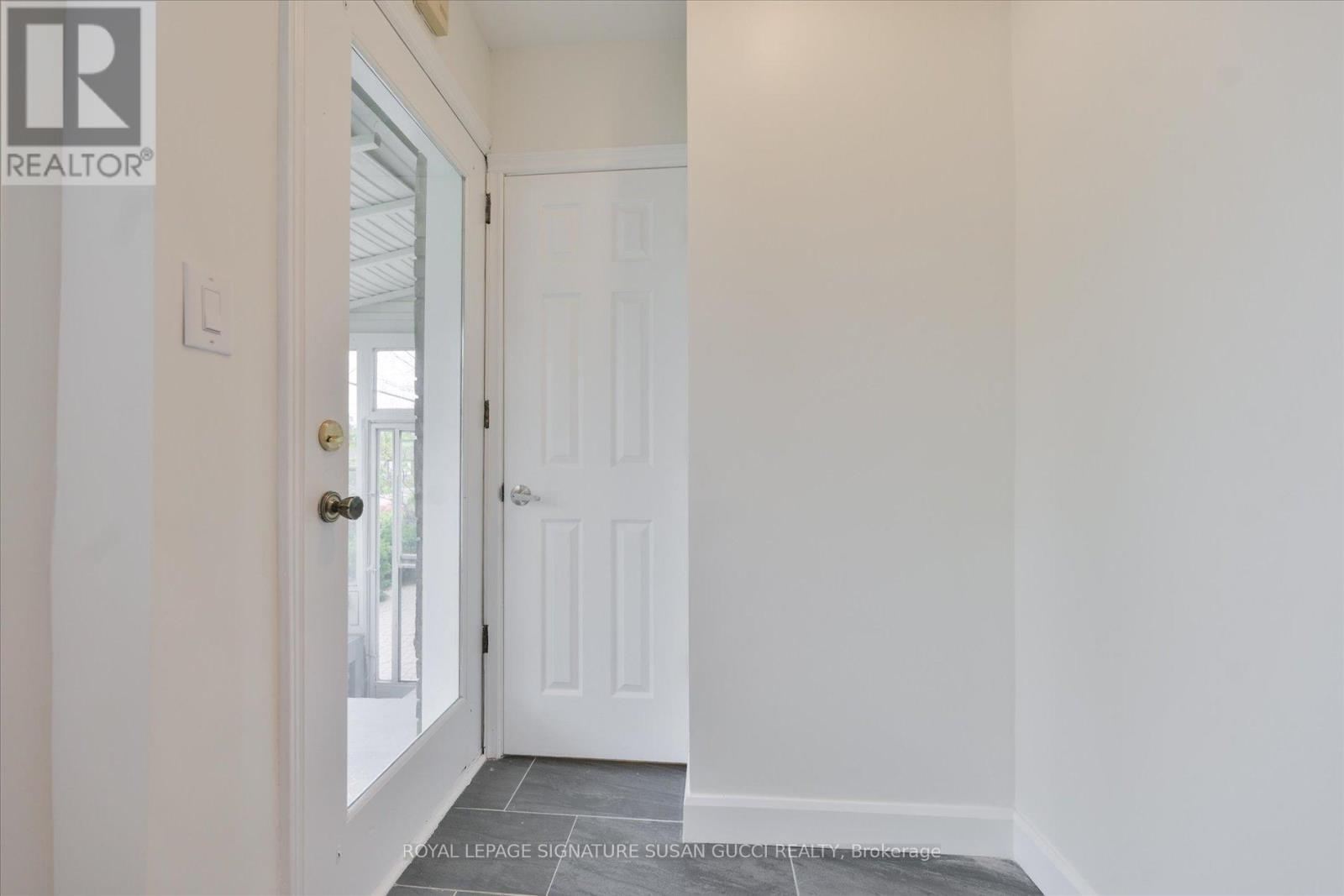 388 O'connor Drive, Toronto, Ontario  M4J 2W1 - Photo 4 - E13171598
