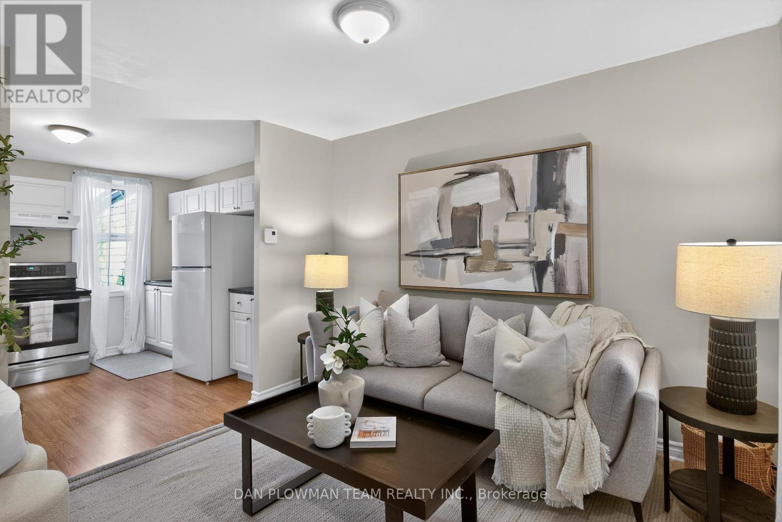114 OLIVE AVENUE, Oshawa, Ontario