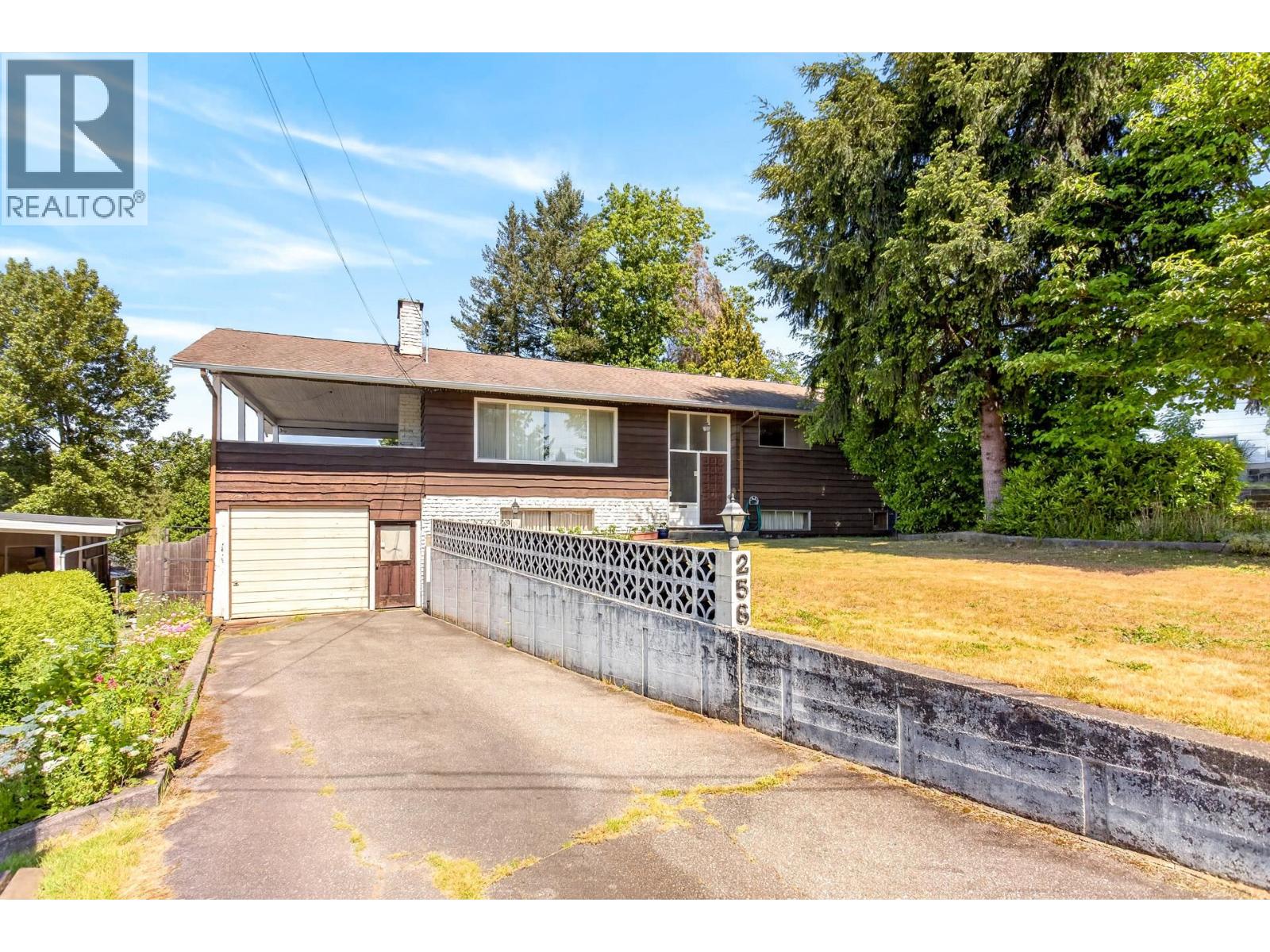 256 Rossmore Court, Coquitlam, British Columbia  V3K 5H3 - Photo 2 - R3127226