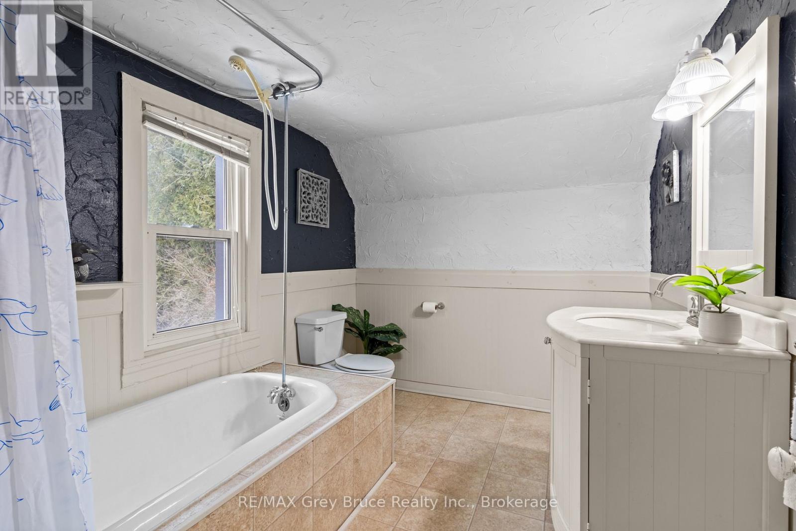 1201 Highway 6, South Bruce Peninsula, Ontario  N0H 1X0 - Photo 29 - X12877320