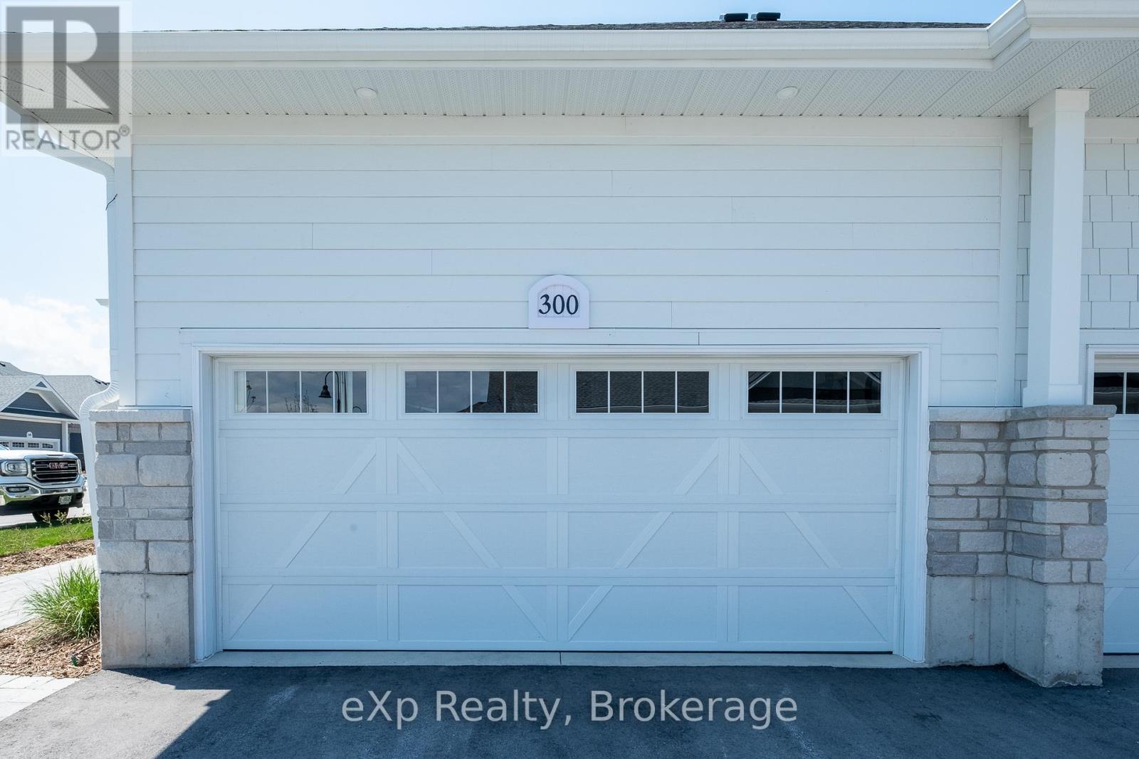300 Sandpiper Lane, Georgian Bluffs, Ontario  N0H 1S0 - Photo 32 - X12996260