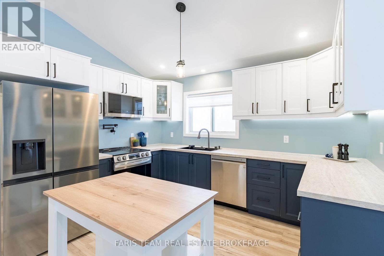 550 Second Avenue, Tay (Port Mcnicoll), Ontario  L0K 1R0 - Photo 8 - S13171546