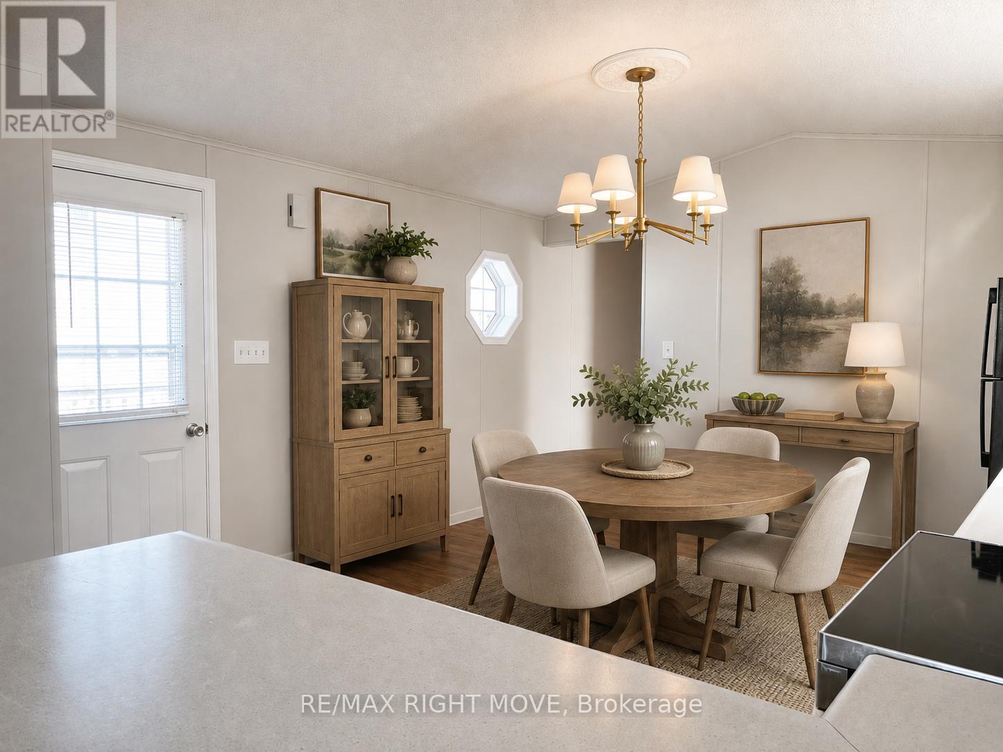 1304 Madison Street, Severn, Ontario  L3V 0V1 - Photo 2 - S13171634
