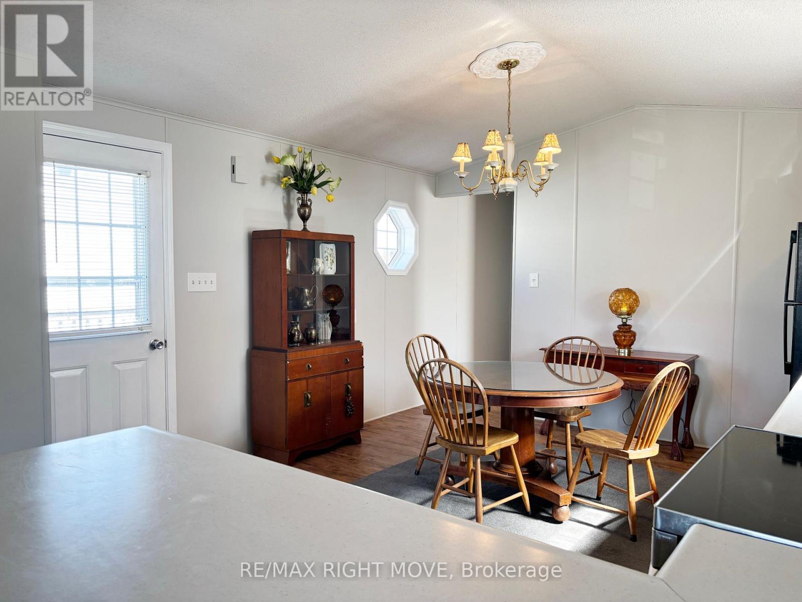 1304 Madison Street, Severn, Ontario  L3V 0V1 - Photo 3 - S13171634