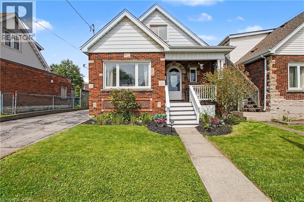 34 Weir Street S, Hamilton, Ontario  L8K 3A4 - Photo 1 - 40832792